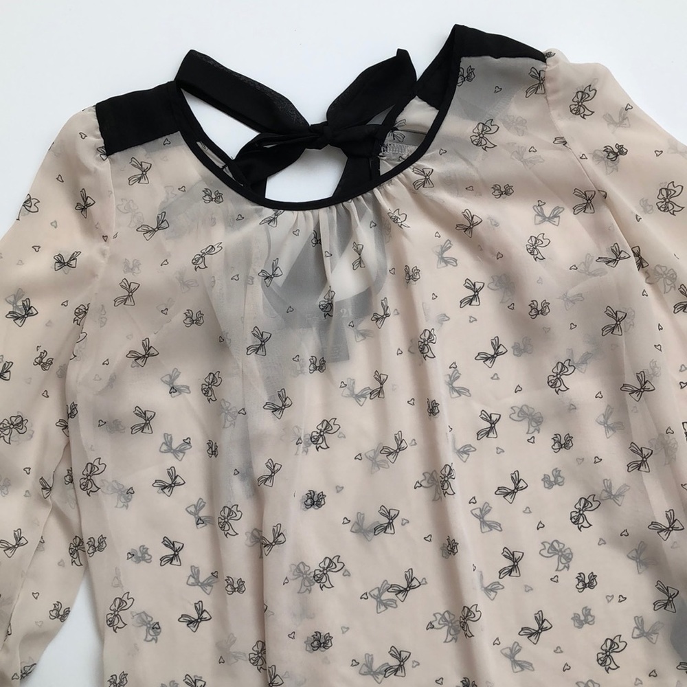 ❣️❗️FINAL PRICE➖DONATING SOON. F21 sheer bow top